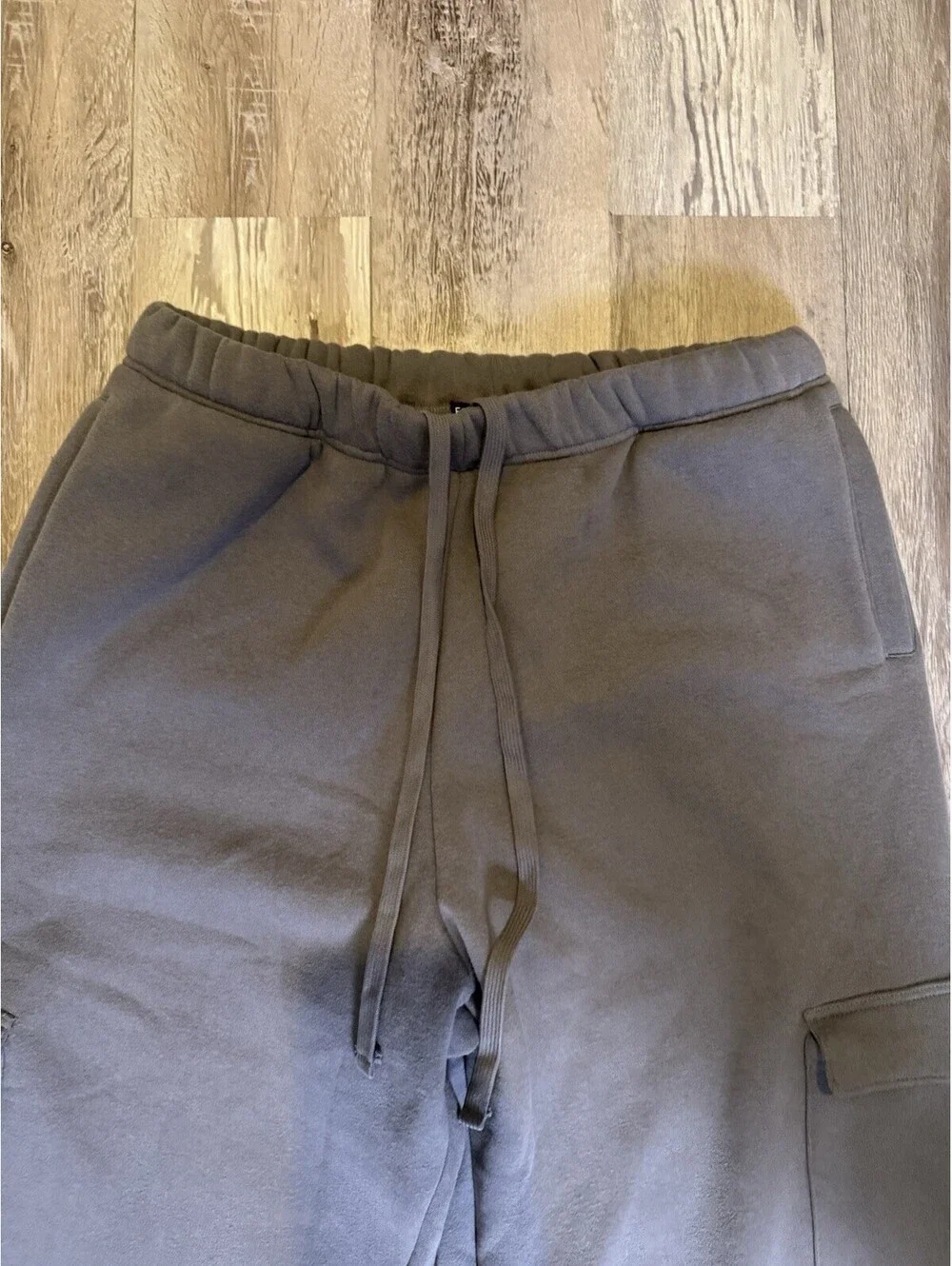 Fashion Nova Mens XL Charcoal Gray GOAT Wide Leg Cargo Sweatpants Fleece Raw Hem